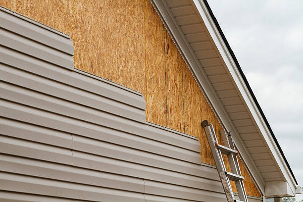 Professional Fiber Cement Siding technician working in La Rue, OH